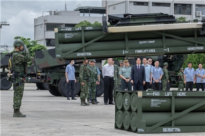 賴清德總統17日前往台中市神岡區勗勉「陸軍砲兵第58指揮部」。(圖：總統府)