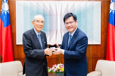 外交部長林佳龍接見日本台灣交流協會前會長大橋光夫。  (圖:外交部)