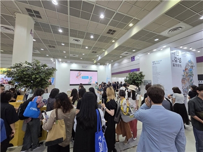 從被打壓到成主角，台灣終獲擔任首爾國際書展主題國，風光開幕，背後反映韓國社會「氛圍變化」。(江昭倫 攝)