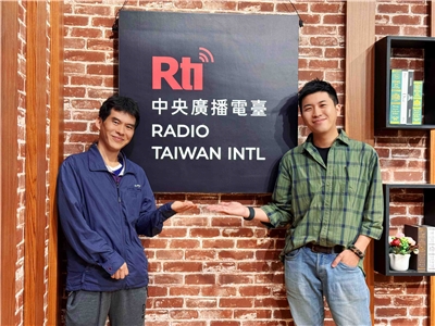 主持人內克與來賓林家豪（左）