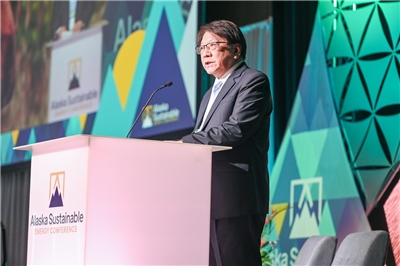 總統府秘書長潘孟安於阿拉斯加永續能源會議發表演說。(總統府提供)