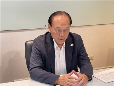 面對極端氣候及汛期來臨的挑戰，行政院政務委員季連成表示，今年防汛強化了AI科技預判及電網韌性。(鄭佑漢 攝)