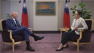 副總統蕭美琴近日接受美國知名Podcast主持人蕭恩萊恩(Shawn Ryan)專訪。(FB@Shawn Ryan Show)