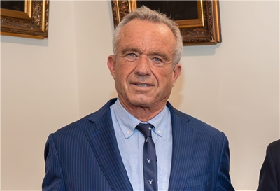 美國衛生部長小羅勃甘迺迪(Robert F. Kennedy Jr.)。(圖:FB/HHS)