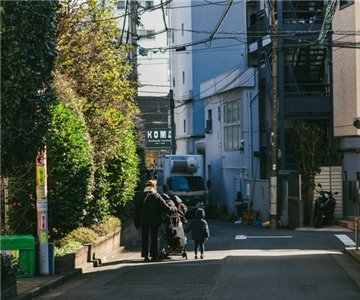 日本東京都板橋區一棟公寓住戶今年1月突然接獲通知，房租從8月起要漲價2倍以上。據媒體報導，買下公寓的新中國屋主要以「香港行情」定價不成，但否認耍手段趕人。(示意圖/unsplash)