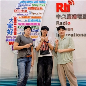主持人亞特、佑仁&來賓李鈺凰