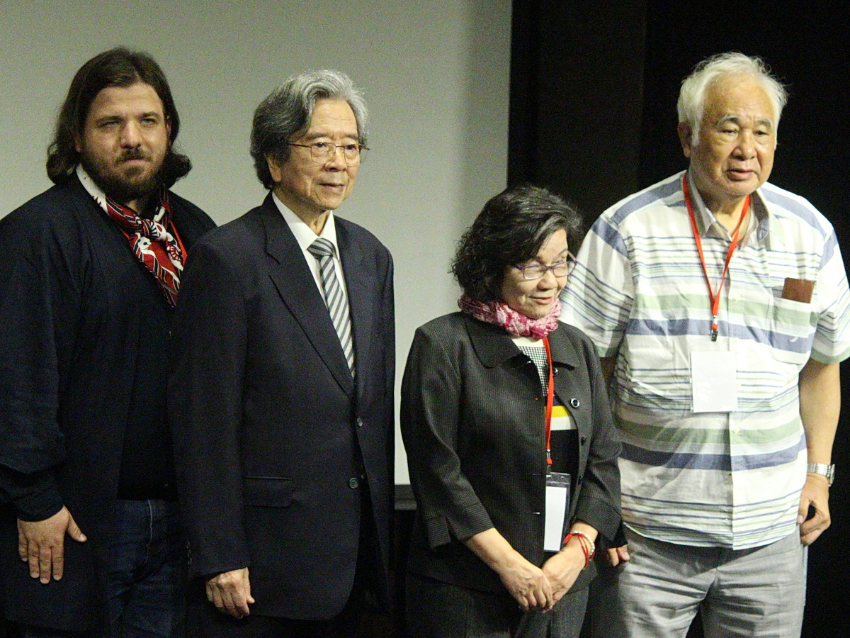 台亞會與國家人權委員會15日舉辦亞洲人權跨世代對話論壇，圖左至右為歐洲價值安全政策中心在台辦事處主任葉皓勤、台亞會董事長蕭新煌、人權委員會副主委王幼玲、總統府資政姚嘉文。(央廣記者王照坤 攝)