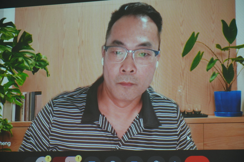 台師大運動競技系22日召開系教評會，針對女足抽血
案涉案教師周台英，討論其懲處，會後由台師大競技
系系主任鄭景峰(圖)透過視訊連線說明結果。(圖 : 中央社)
