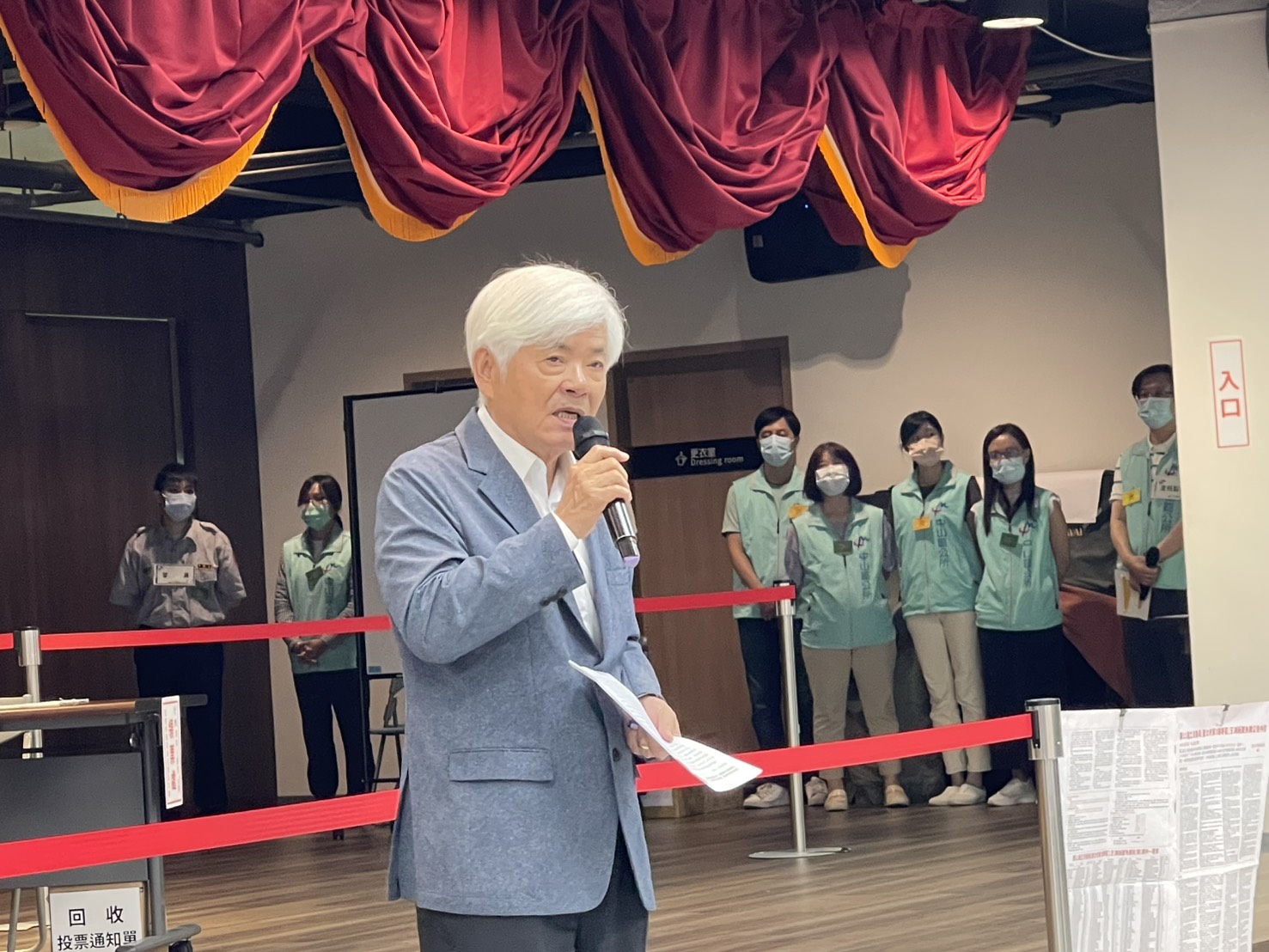 立法院內政委委員會16日前往台北市中山區考察罷免選舉行政流程，中選會主委李進勇對於選舉罷免規定進行釋疑。(鄭佑漢 攝)