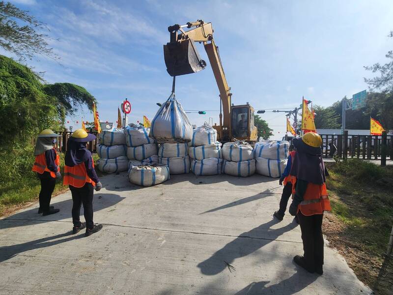 台南市府正在進行防颱整備。資料照片（台南市政府提供）