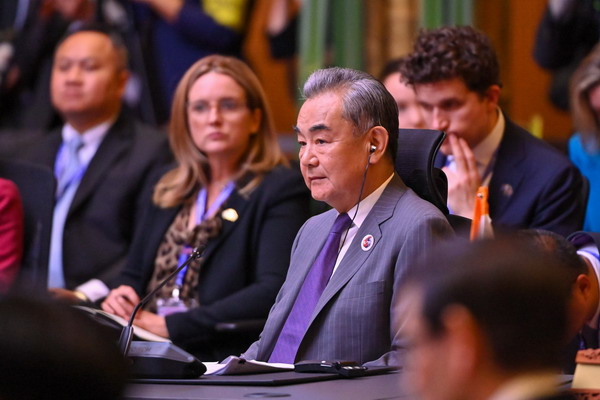 中國外交部長王毅出席東亞峰會外長會。(圖：中國外交部)