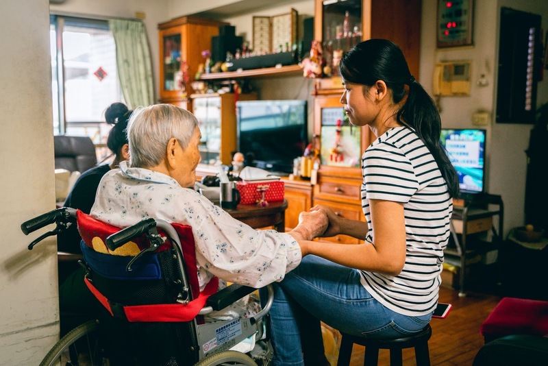 80歲以上長者免巴氏量表即可申請外籍看護新制將於8月上路。示意圖。(圖：中央社)