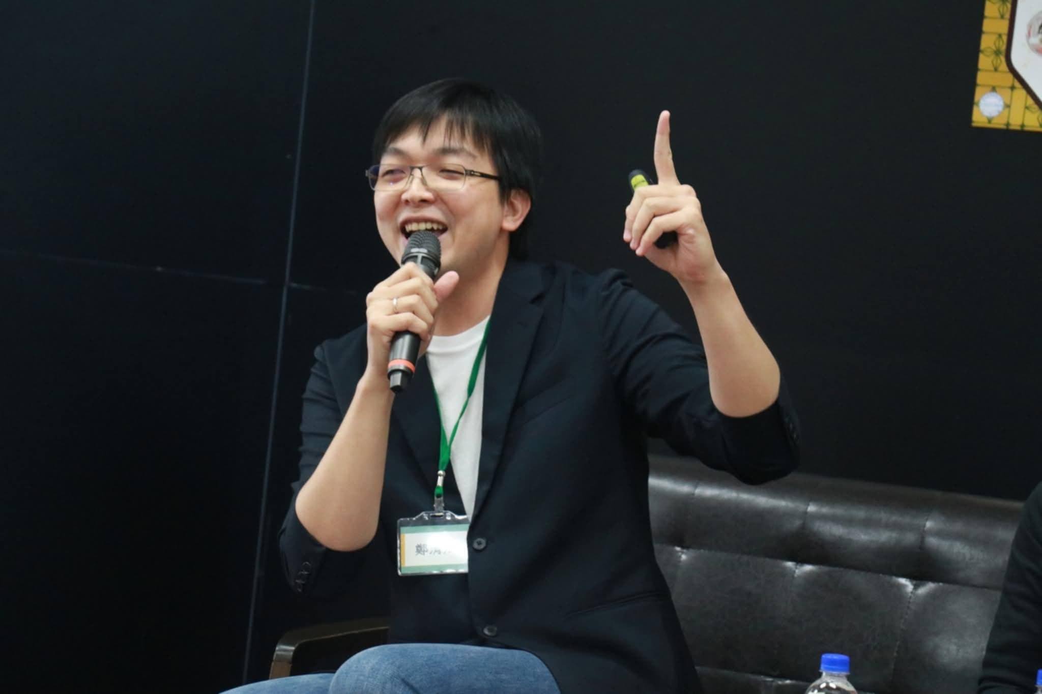 前衛出版社主編鄭清鴻