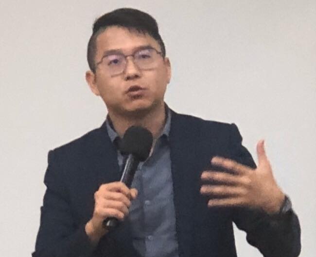 東海大學政治學系教授邱師儀建議，反共論述應該要更細緻，才有機會拉攏中國配偶跟年輕人等族群的選票。(FB@邱師儀)