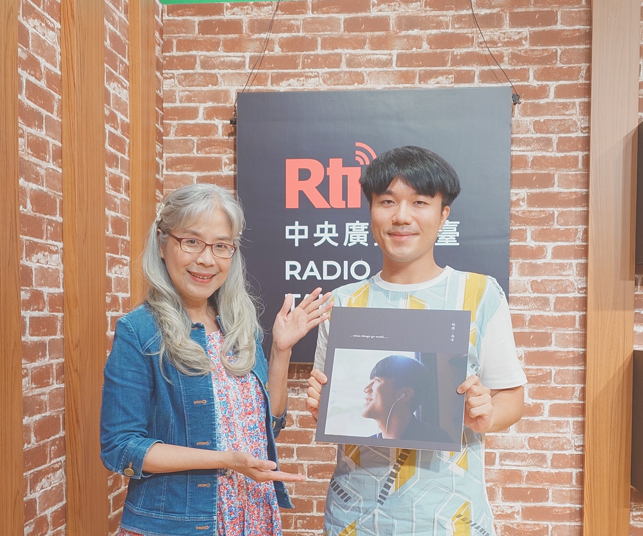 Voice to the World節目主持人介文，專訪資深樂迷等級的創作歌手~力齊