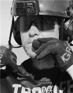 奧地利極限運動家鮑加納（Felix Baumgartner）17日在義大利因滑翔傘意外而猝逝，享年56歲。(圖 : IG/Felix Baumgartner)