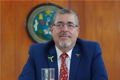 瓜地馬拉總統候選人阿雷瓦洛（Bernardo Arevalo）。 (圖:@BArevalodeLeon)