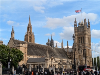 調查顯示，英民眾雖對中國敵意下降，國安仍是最大顧慮。圖為英國國會大廈一隅。