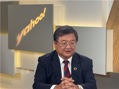 邱泰源在2日播出的網路節目中表承諾明年健保費凍漲，但強調健保費有必要合理成長。(「Yahoo齊有此理」提供)