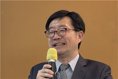 中華經濟研究院25日舉行「2025產業新局：關稅與地緣風險下的策略布局」研討會。圖為中經院院長連賢明。資料照。(楊文君攝)