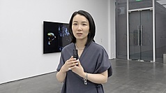 展覽「將死亡帶回生活」近期在北京798藝術區內的MACA藝術中心登場。策展人周雯靜表示，該展覽試圖還原死亡真實的樣子，死亡是多元且複雜的，裡頭包括恐懼、危險等，但仍有美好的部分。(圖：中央社)