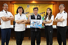 2025第25屆聽障奧運將於11月將在日本東京舉行，體
育署副署長洪志昌（中）10日公布78名代表隊選手名
單，其中網球選手林家文（右2）將力拚衛冕金牌。
（體育署提供/中央社)
