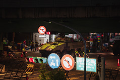 漢光41號實兵操演15日進入第7天，為強化中樞安全，憲兵凌晨全線封鎖萬板大橋實施橋樑守備演練，並出動雲豹八輪甲車對敵實施掃蕩。