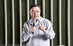 行政院長卓榮泰。
