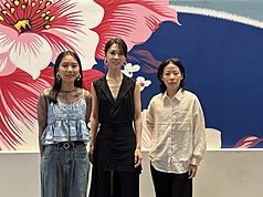 短片「黑犬」導演楊羚、演員謝盈萱與短片「也許這個故事叫護唇膏」導演簡莉穎在紐約台北文化中心合影。