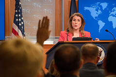 美國國務院發言人布魯斯17日重申，台灣總統過境完全符合美方長期以來的政策和做法。