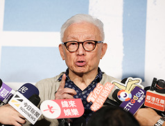 前聯電董事長曹興誠(圖)發文表示，對於8月23日罷免，「我勸大家放下，讓民進黨去努力吧」，認為那是藍綠對決的仗。(資料照片/中央社)
