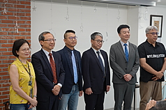 台灣勵志協會27日舉辦「大罷免」選後國際媒體座談會，與會人士在會前合影。