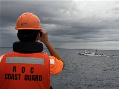 中國海警船以關閉AIS「匿蹤」方式，騷擾我國東沙海域，對台海周邊進行灰色地帶滋擾。(資料照：海巡署提供)