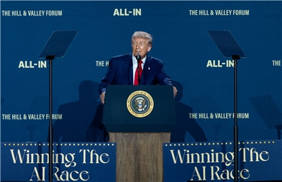 美國總統川普23日在「贏得AI競賽」(Winning the AI Race)活動上發表演說。 (圖:X@whitehouse)