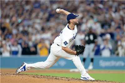 道奇強投克蕭 Clayton Kershaw)2日達成3000K里程碑。