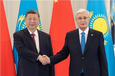 圖為中國國家主席習近平6月訪問哈薩克與哈薩克總統托卡葉夫(Kassym-Jomart Tokayev)會談。(圖:FB/ChineseEmbassyinUS)