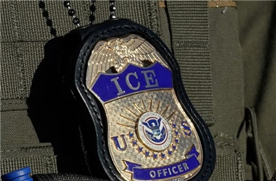 美國移民暨海關執法局(ICE)正優先考慮在軍事基地及轄下監獄來建造大型帳篷設施。