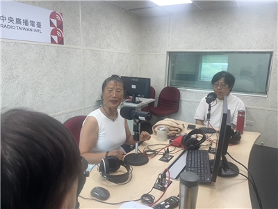 「中國民主人權聯盟」創始人金秀紅女士及「華人民主書院協會」常務理事曾建元先生接受央廣訪問。