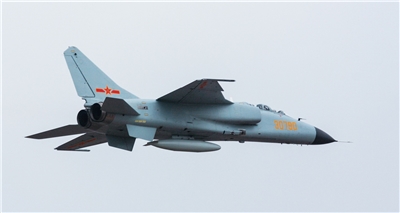 圖為中共殲轟7(JH-7)軍機。(圖：維基百科)