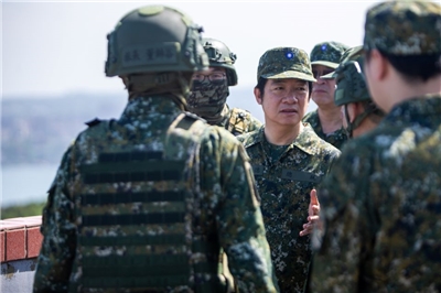 賴清德總統15日視導八里守備區實兵演練。