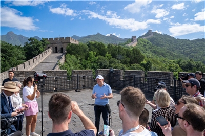 澳洲總理艾班尼斯(Anthony Albanese)16日參觀長城。 (圖:X@AlboMP)