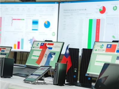 外長林佳龍視察巴拉圭「醫療資訊管理效能提升計畫」時指出，未來將協助興建「亞松森綜合醫院」，持續深化雙邊合作 (圖取自林佳龍臉書)