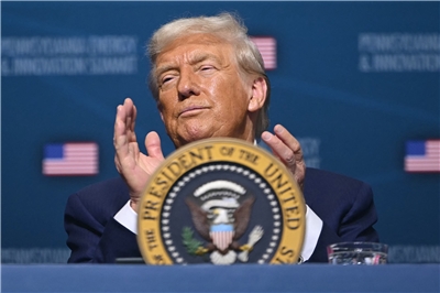 美國總統川普15日在賓州出席一場能源與創新高峰會。(AFP) 	
 
