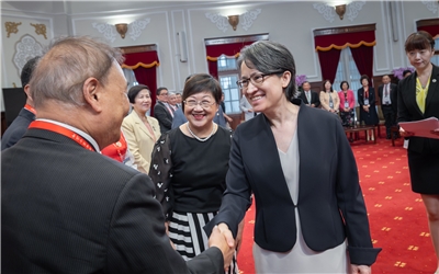 副總統總統接見「世界台灣商會聯合總會」第31屆回國訪問團。(圖：總統府)