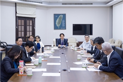賴總統7日深夜與目前正在美國的經貿談判團隊進行視訊通話。 (圖：總統府提供）