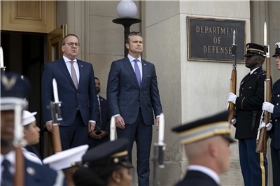 德國國防部長佩斯托瑞斯(Boris Pistorius)14日和美國國防部長赫格塞斯(Pete Hegseth)會談。 (圖:美國國防部)