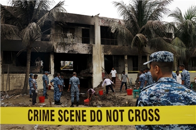 孟加拉軍方1架戰機21日墜毀在邁斯通( Milestone School and College)學校，罹難者多數是該校學生。