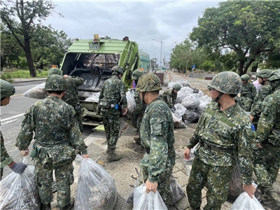 國軍第四作戰區持續協助台南地區災區復原。(圖：第4作戰區提供)