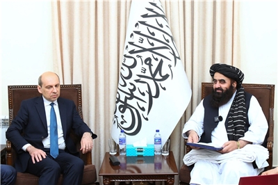 阿富汗外交部長穆塔奇(Amir Khan Muttaqi)與俄羅斯駐阿富汗大使澤諾夫(Dmitry Zhirnov)3日在喀布爾會晤。