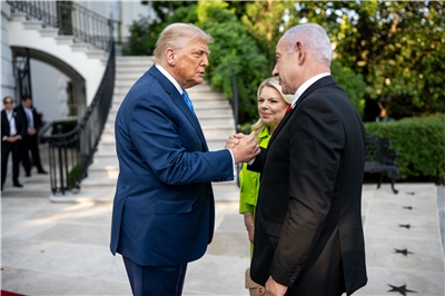 美國總統川普(Donald Trump)7日在白宮接待來訪的以色列總理尼坦雅胡(Benjamin Netanyahu)。 (圖:X@WhiteHouse)